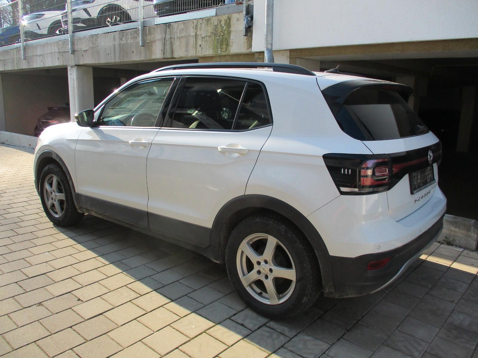 Volkswagen T-Cross Life*AHK*NAVI*SITZHEIZUNG*PDC