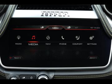 2018 Ferrari GTC4LUSSO — миниатюра 27
