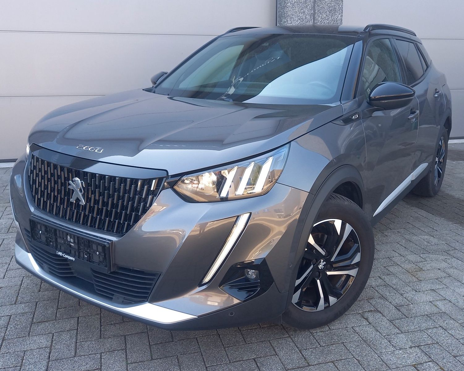 Peugeot 2008 GT 12 PT 130 AMBI*GRIP*KAM*NAV*PDC*17