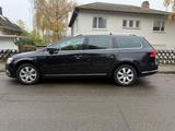 Volkswagen VW Passat Var. HLBMT 103 D6F - Volkswagen Passat aus 2011: Kombi