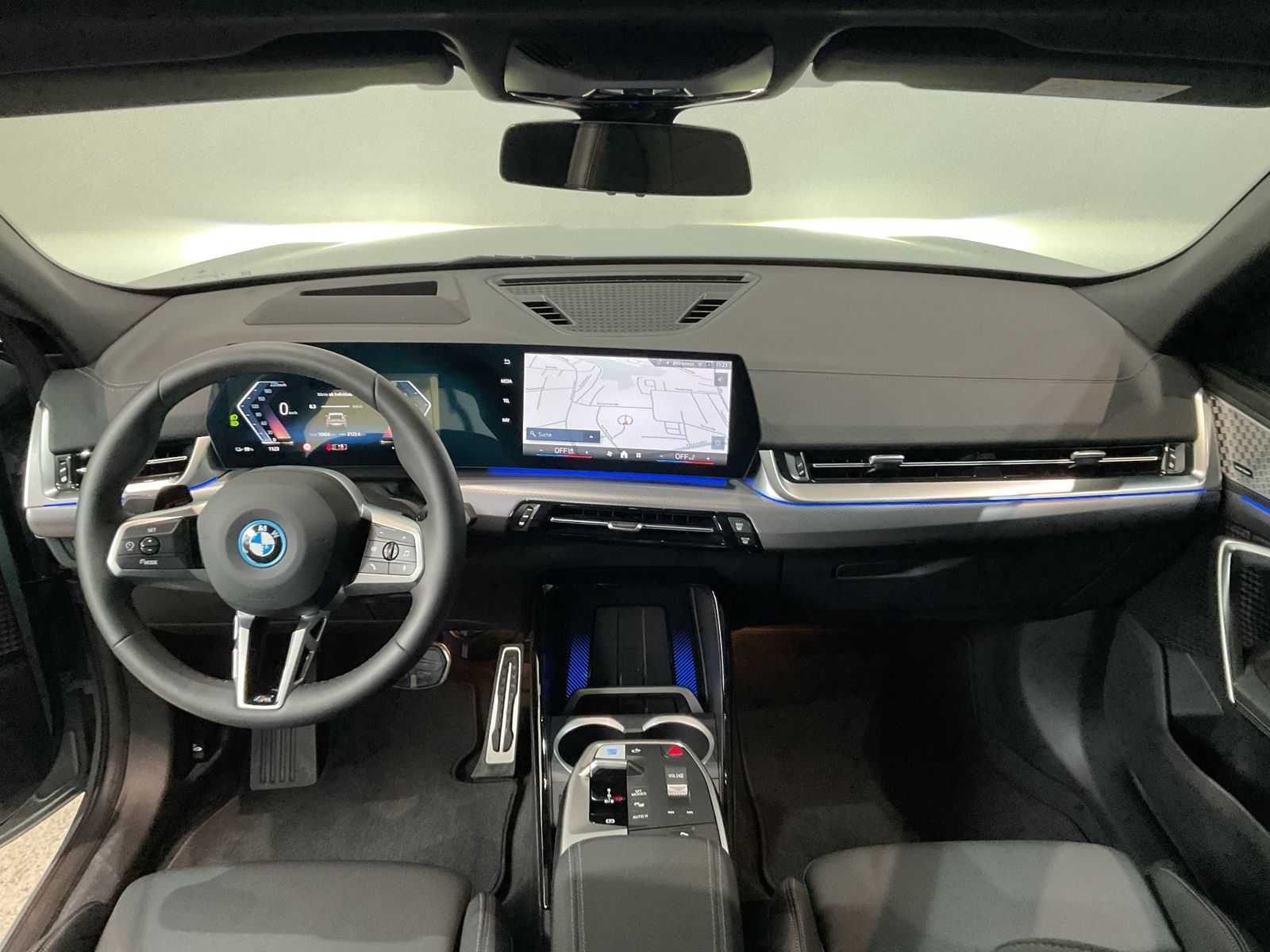 Fahrzeugabbildung BMW iX2 20" M LMR | M Sportpaket pro | Aktivsitz für