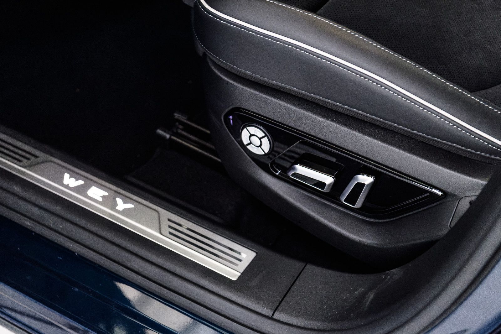 Fahrzeugabbildung GWM Wey 05 2.0 PHEV LUXURY 4WD Sitzpaket