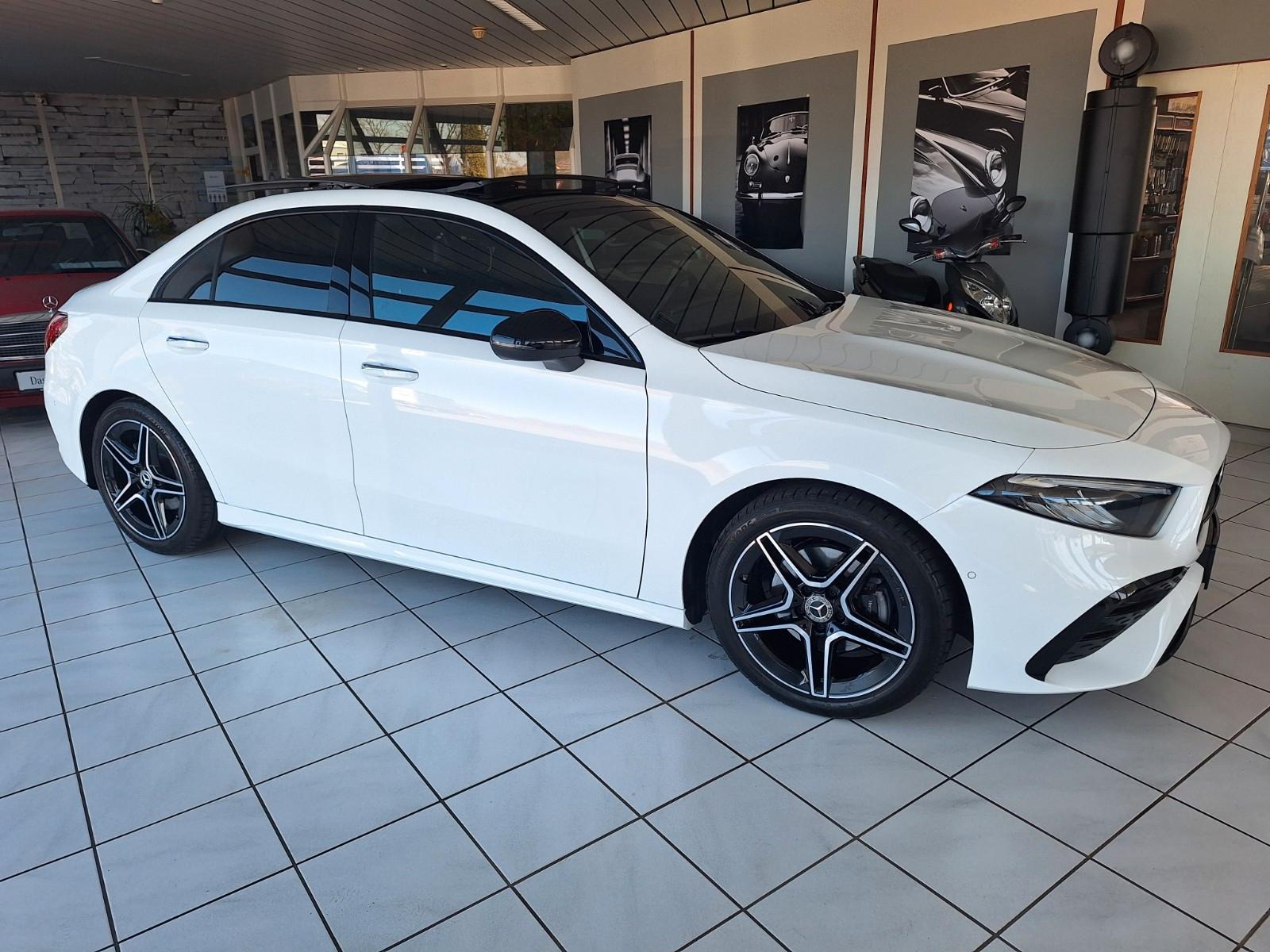 Mercedes-Benz A 180  Limousine AMG Line/Pano/Distr/Night/18"