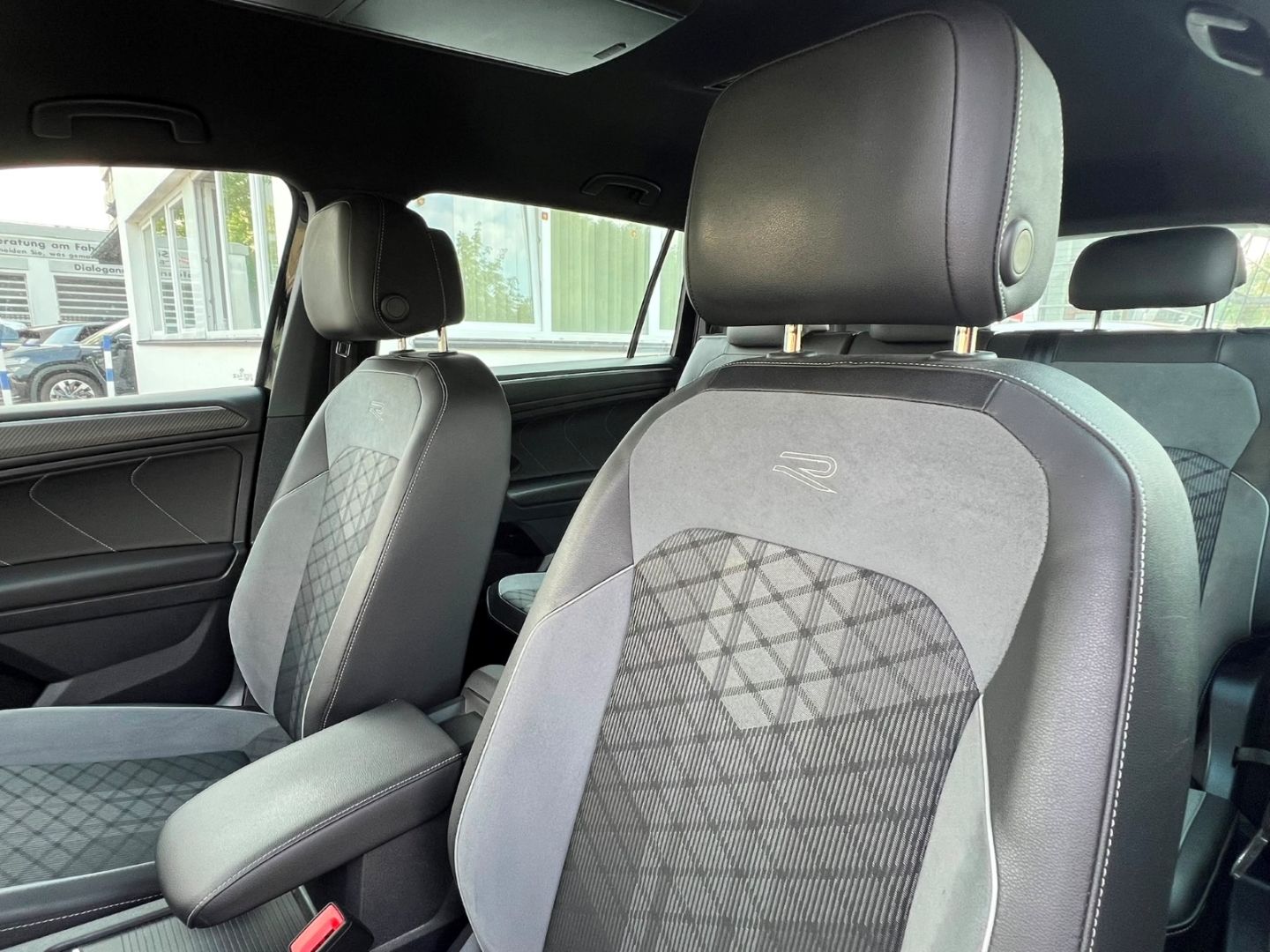 Tiguan Allspace 2.0TSI 4M DSG R-Line 7Sitz*ASSIS
