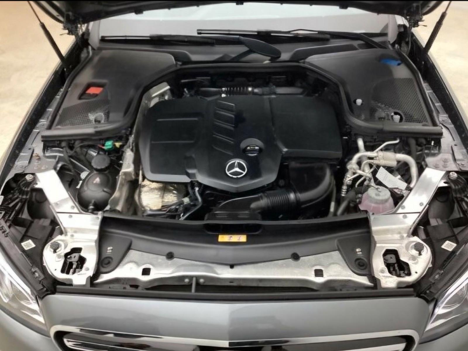 Mercedes-Benz E300 de BATTERIE-ZERTIFIKAT SEHR GUT, MASS.SITZ 