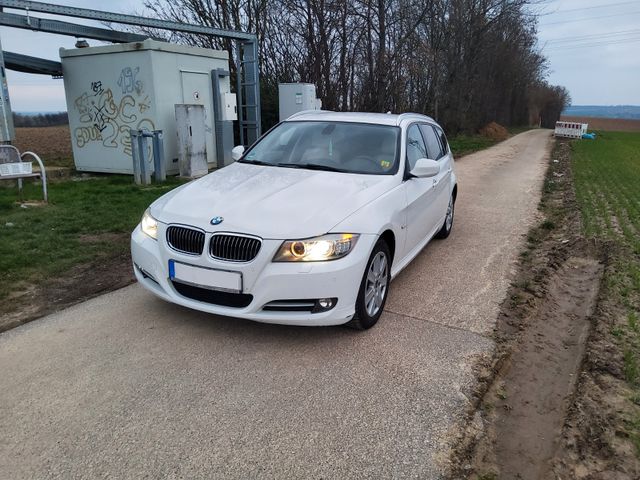 BMW 320i Touring Edition Exclusive Edition Exclusive