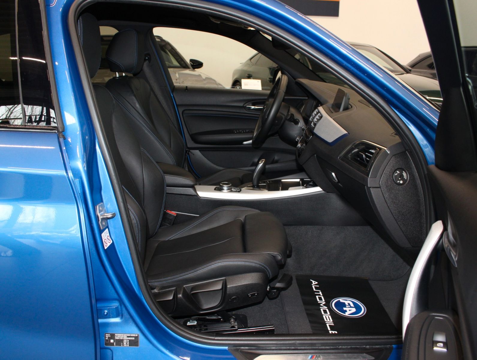 Fahrzeugabbildung BMW 118i Edition M Sport Shadow*1.Hand