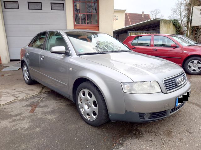 Audi A4 2.0 multitronic  1 Hd  wenig km Scheckheft