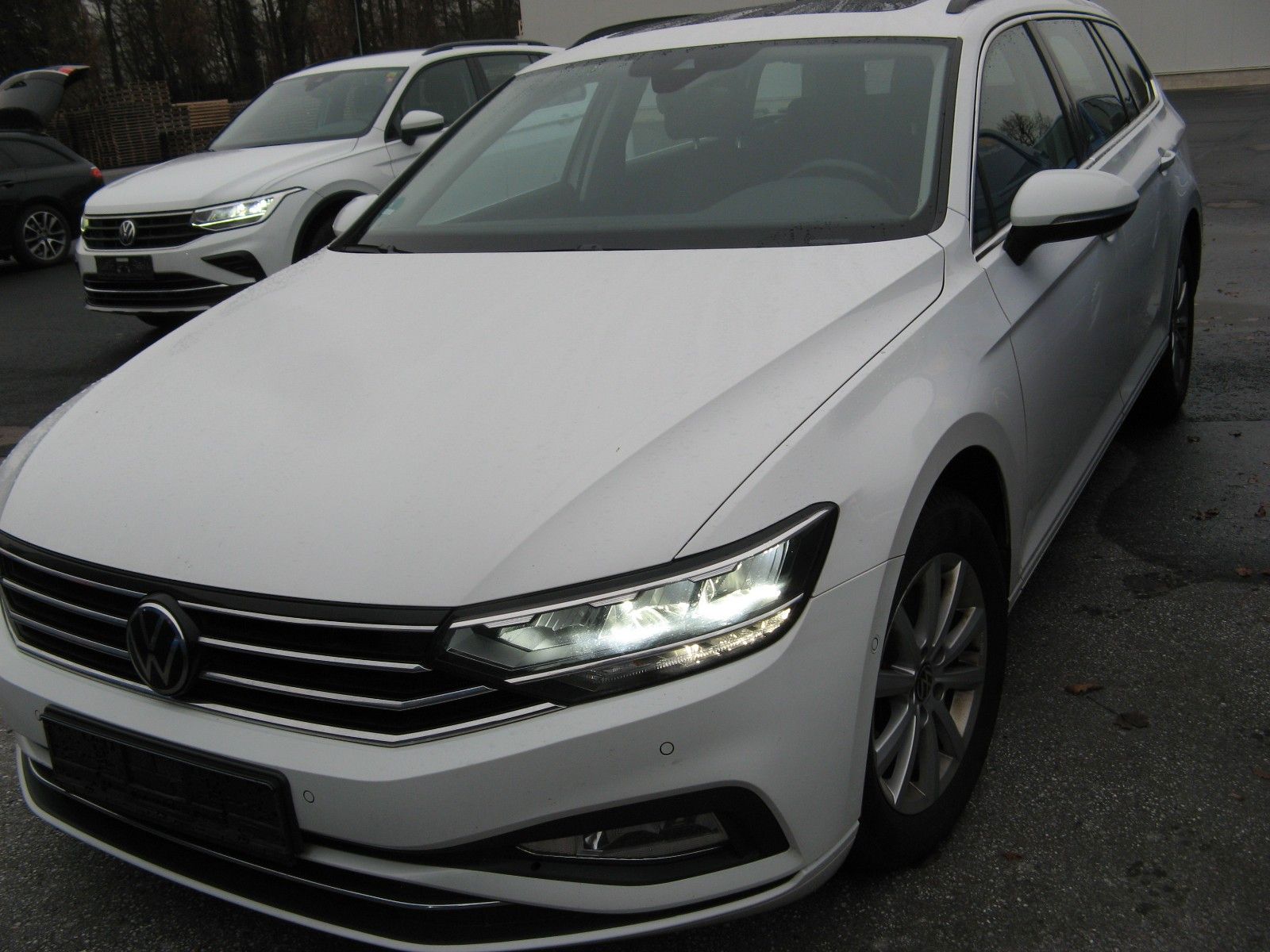 VW Passat  Business LED MF-premium Pan-Dach