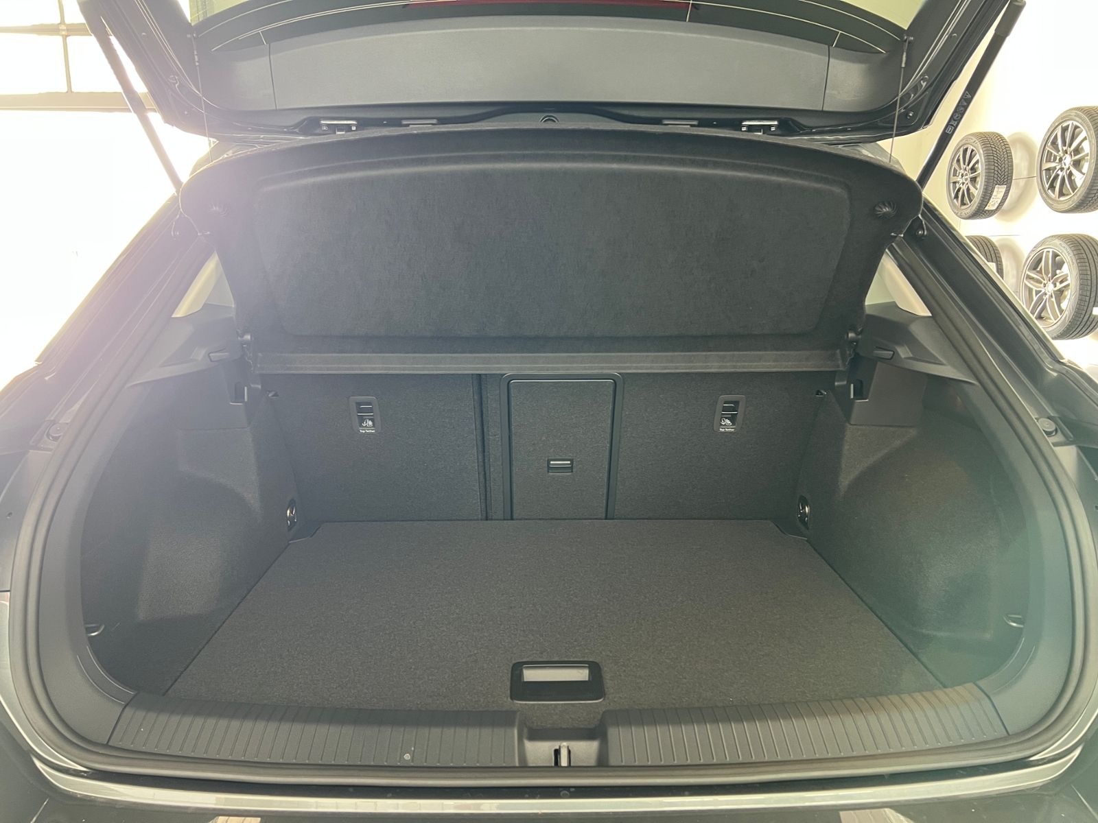 Fahrzeugabbildung Volkswagen T-Roc GOAL 1.0 TSI *Ganzjahresreifen, Rückfahrka