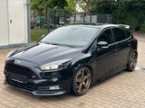 Ford Focus Lim. ST XENON NAVI BULLX LEDER - Ford Focus: X