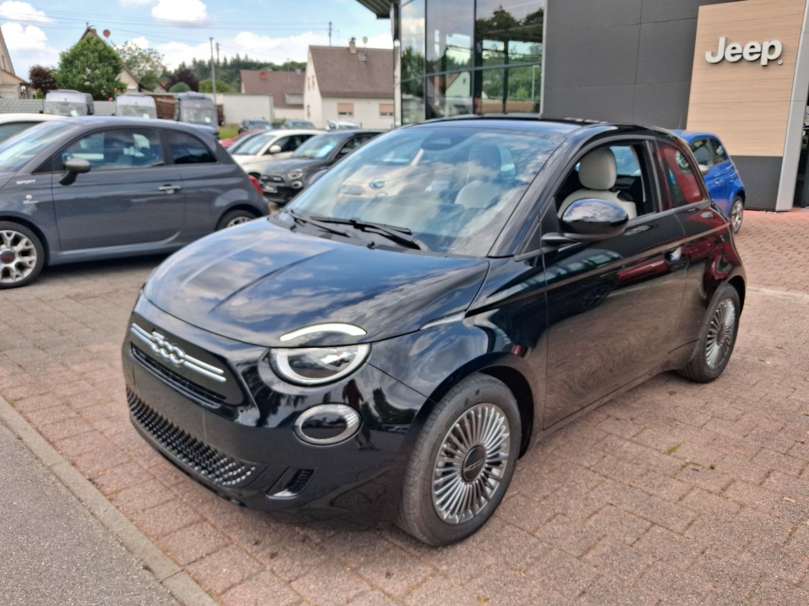 Fahrzeugabbildung Fiat 500 1.0 Hybrid FireFly 48 kW Icon