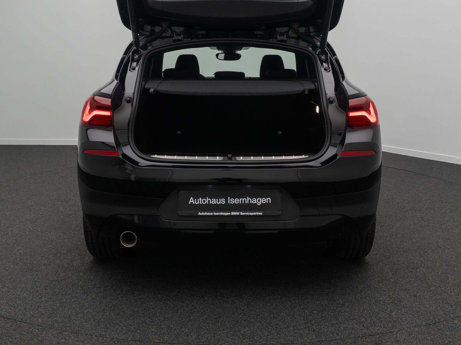 Fahrzeugabbildung BMW X2 sD18i AdvantagePlus HiFi DAB Sportsitz 19Zoll