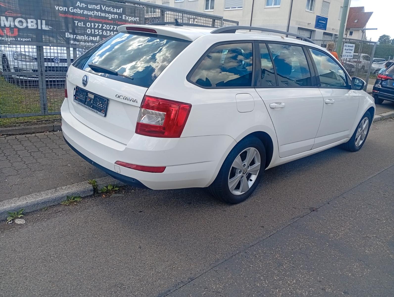 Skoda Octavia Combi Elegance KLIMA LEDER PDC NAVI