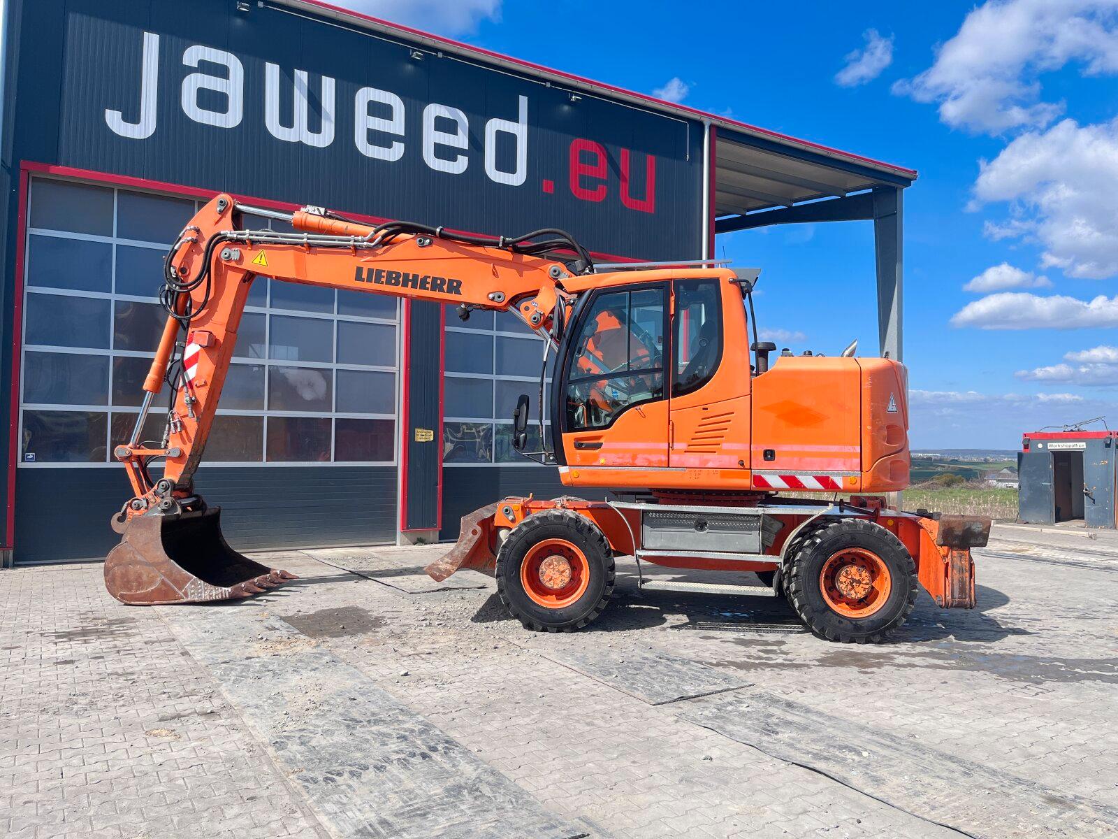 Liebherr A 918 Compact
