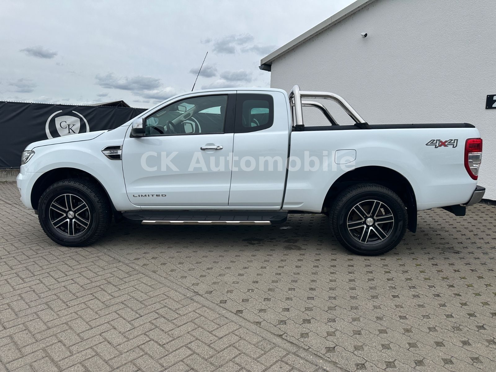 Fahrzeugabbildung Ford Ranger 3.2 TDCi Limited Extrakabine 4x4/Navi/AHK