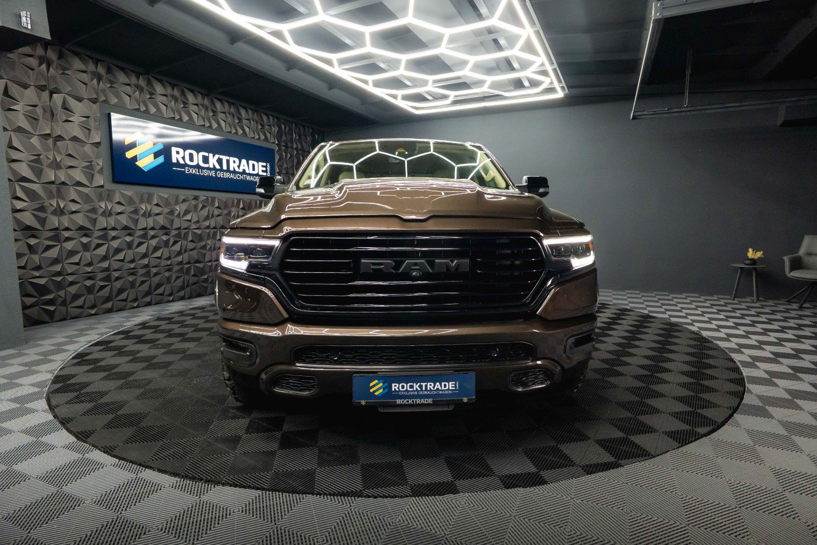 Fahrzeugabbildung Dodge RAM 5.7 V8 HEMI 4x4 LARAMIE Limited Offroad LED