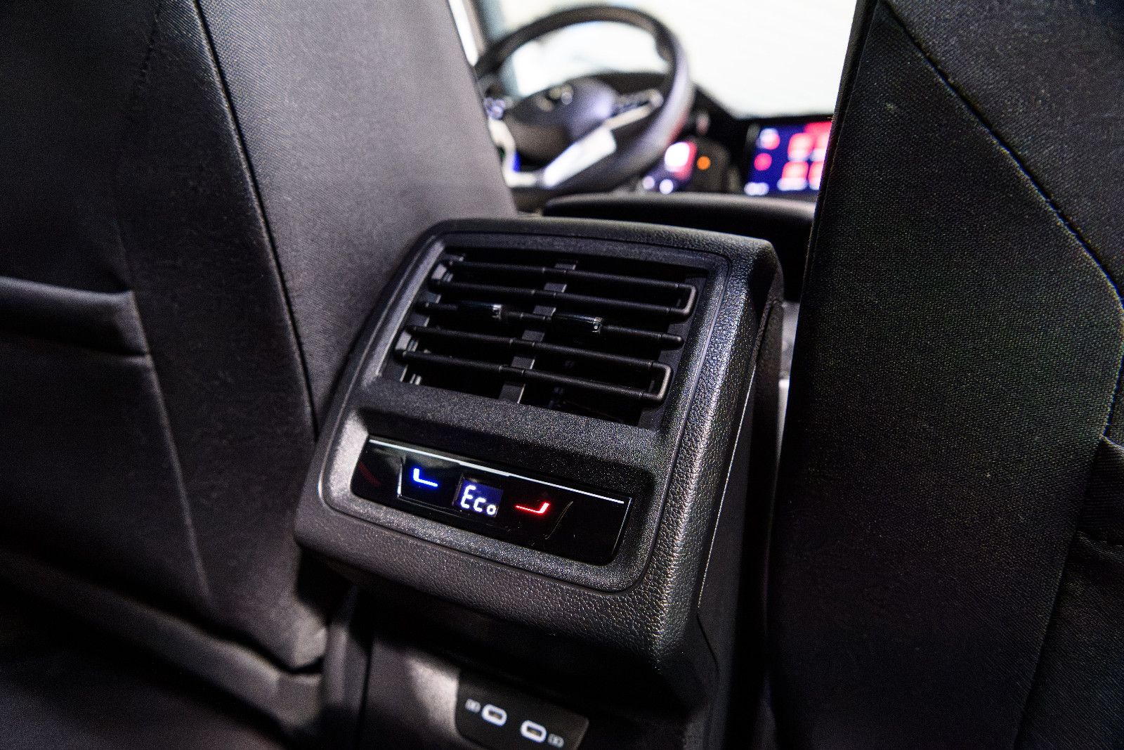 Fahrzeugabbildung Volkswagen Golf VIII Lim. GTE eHybrid +DSG+Navi+ACC