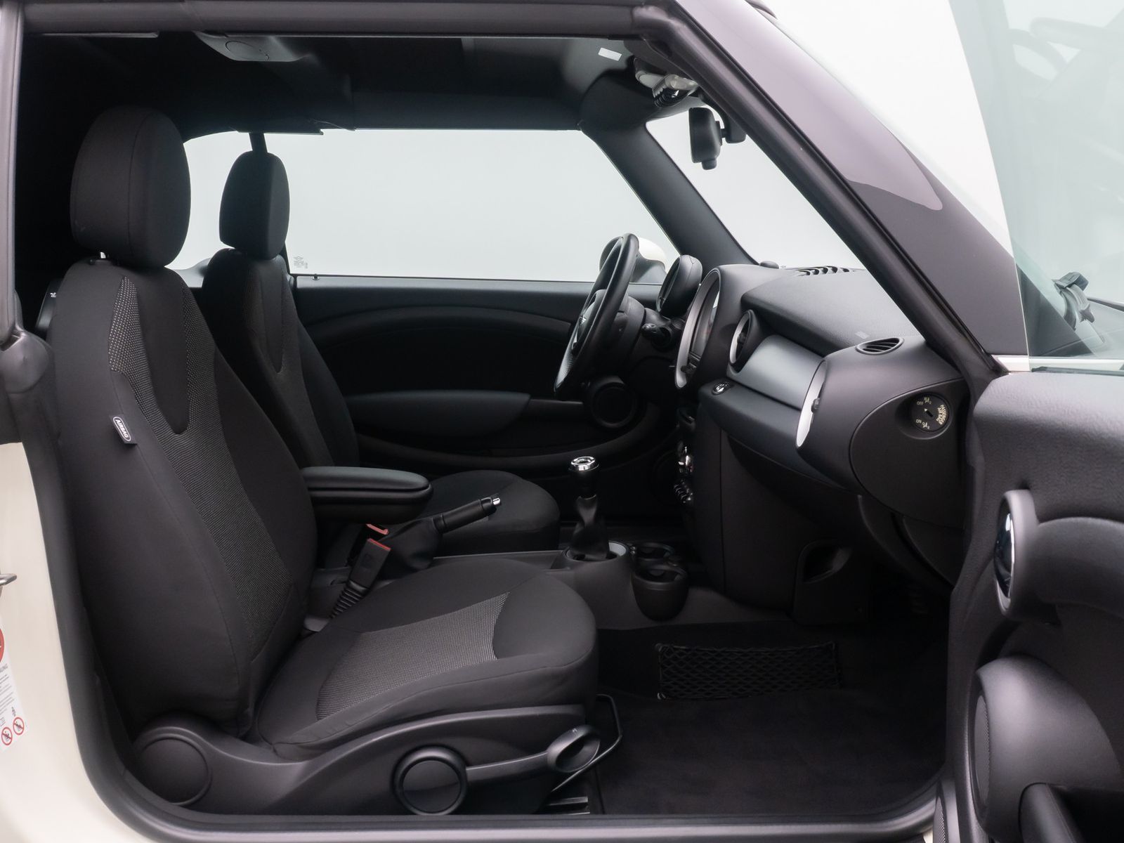 Fahrzeugabbildung MINI Cooper Cabrio PDC Lederlenkrad Sitzhzng MP3 LM