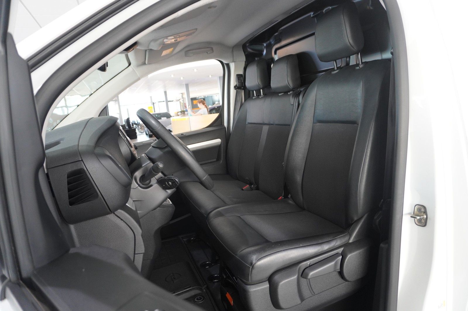 Fahrzeugabbildung Opel Vivaro-e Cargo Edition "M" KLIMA/PDC/TEMP./USB