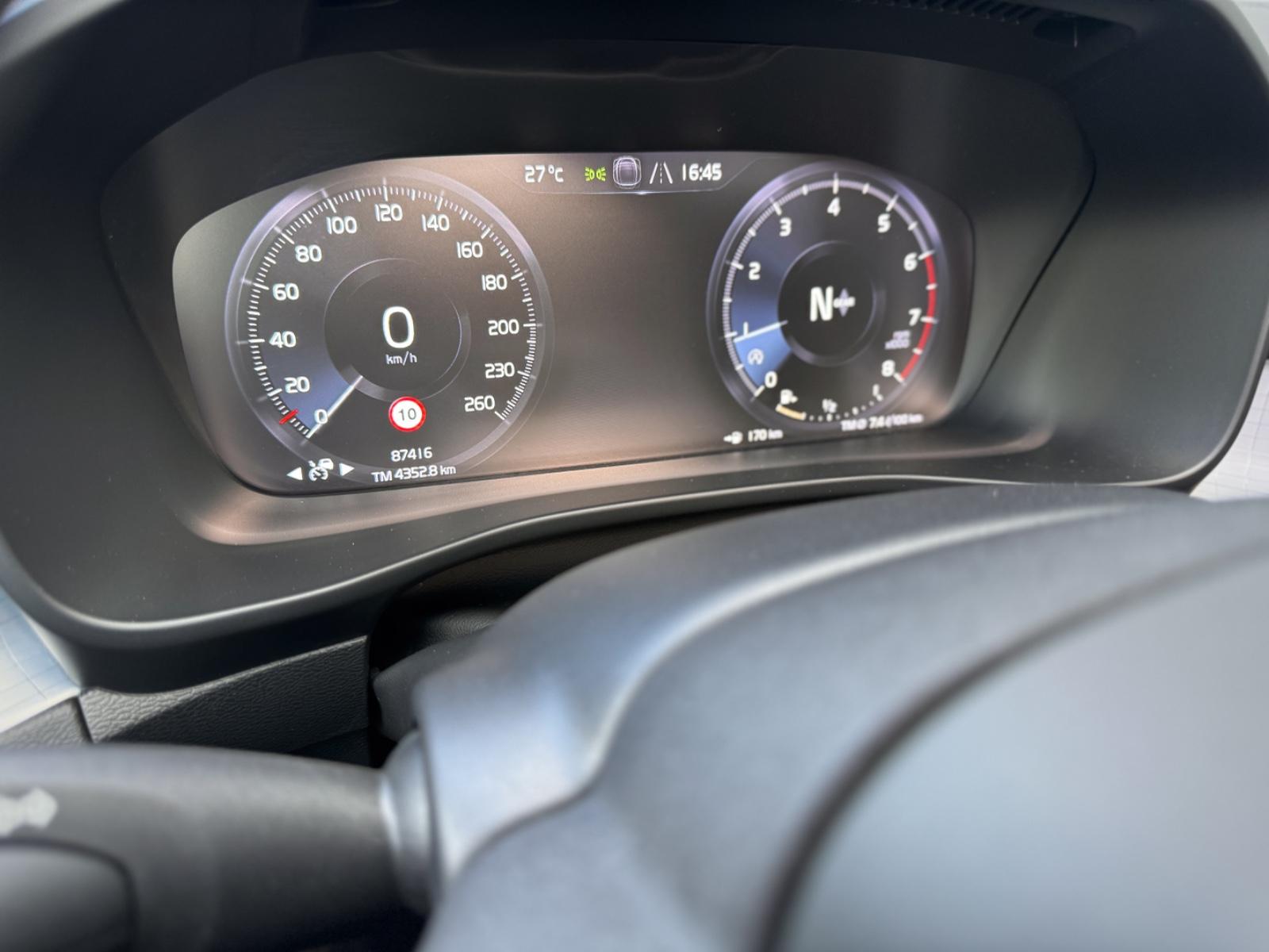 Volvo XC40 1.5T3 Momentum Pro *ASSIST|PANO|NAVI|HIFI*
