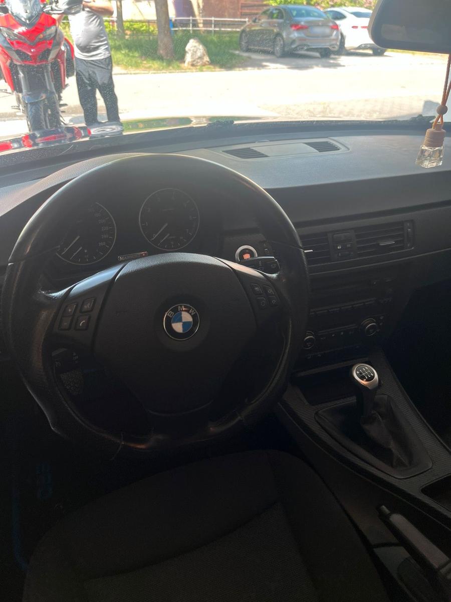 BMW 318 2007 — photo 7