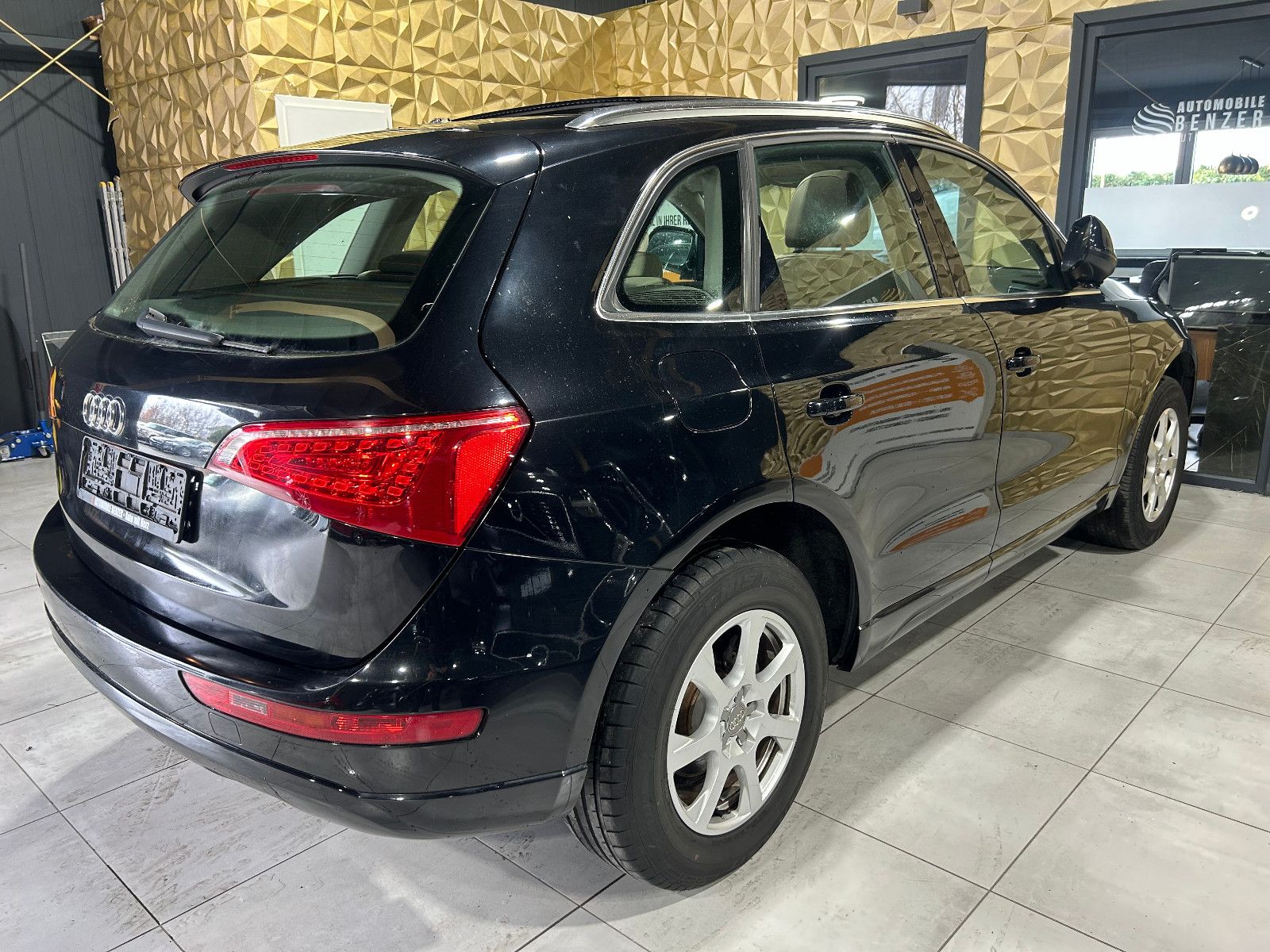 Fahrzeugabbildung Audi Q5 2.0 TDI  quattro/PANO/NAVI/AHK/SHZ/KLIMA/2.HA