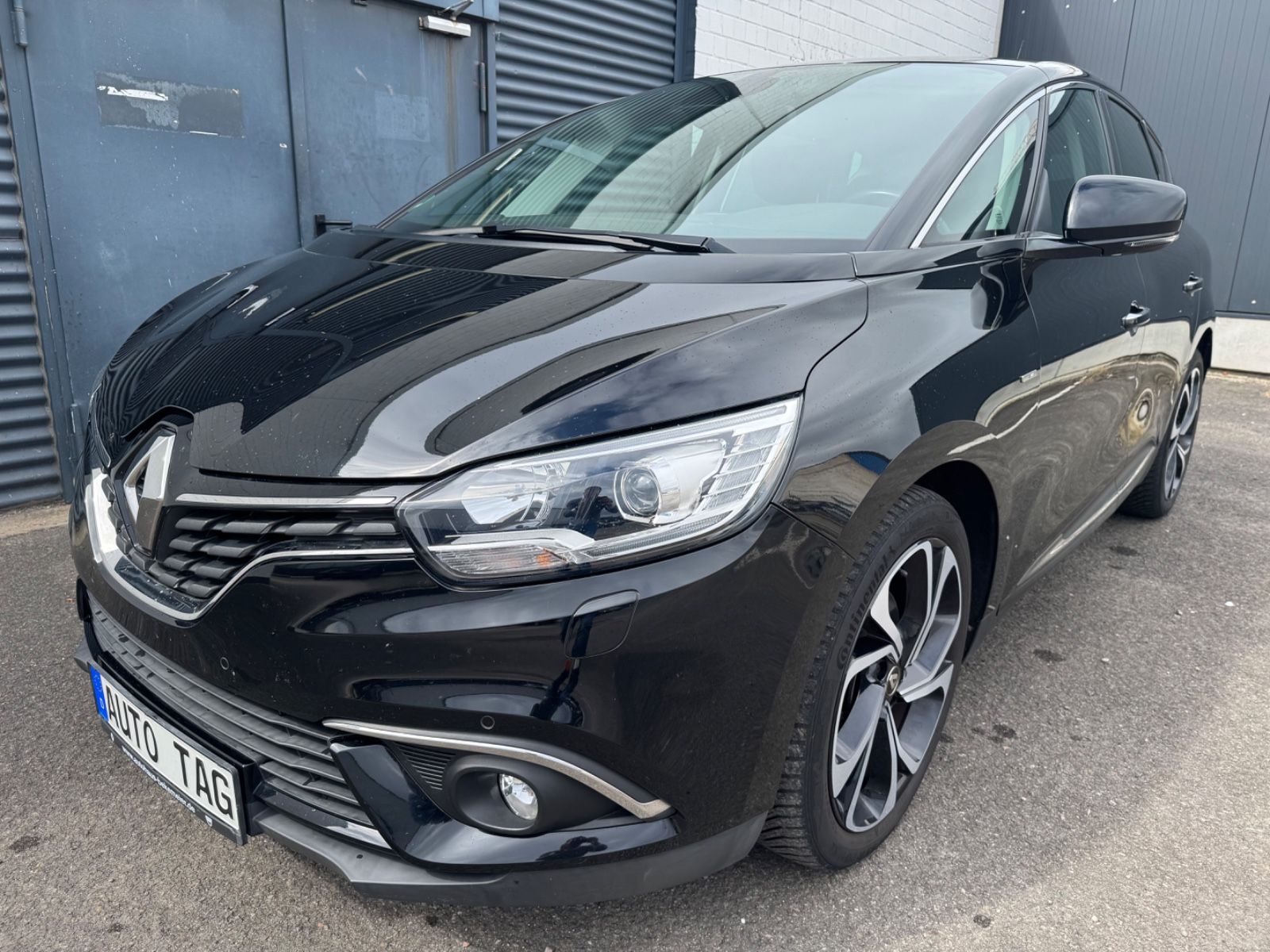 Renault Scenic - 1