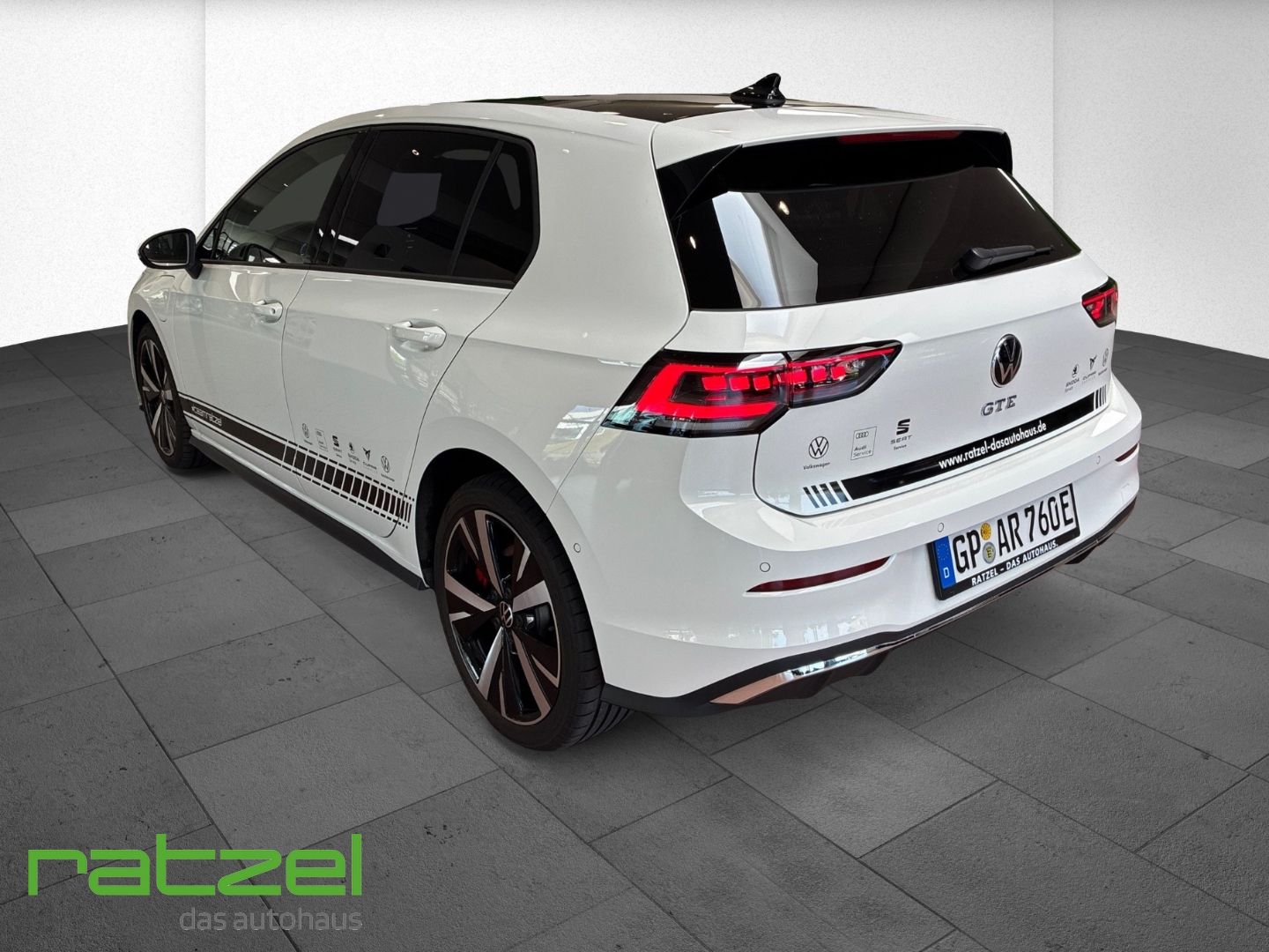 Fahrzeugabbildung Volkswagen Golf VIII GTE Business-Paket+DCC+ACC+IQ.Light