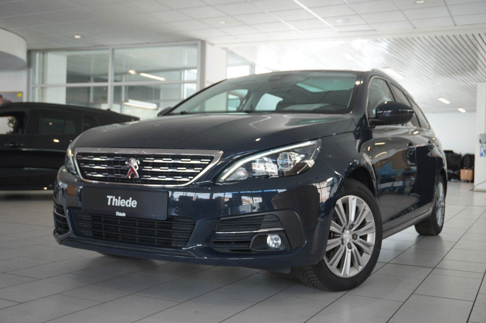 Fahrzeugabbildung Peugeot 308 SW 1.5D ALLURE BUSINESS NAVI/LED/PANO/KAMERA