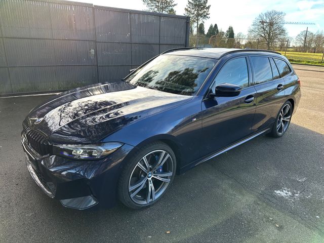 BMW 320 d M Sport Harman Kardon LED HeadUp Panorama