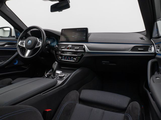 Foto Nummer 42: BMW 530e