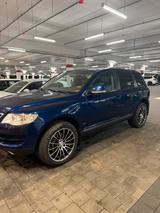 Volkswagen VW Touareg 3.0 TDI V6 240PS Schalter - Volkswagen Touareg mit Diesel-Antrieb: Geländewagen, Schaltgetriebe