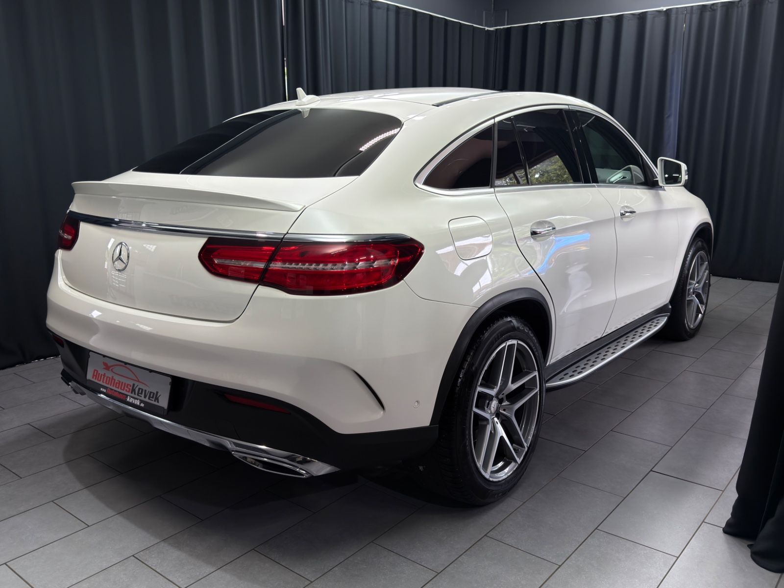 Fahrzeugabbildung Mercedes-Benz GLE 350 d Coupe 4Matic|TV|PANO|AMG-LINE|VOLL|22"