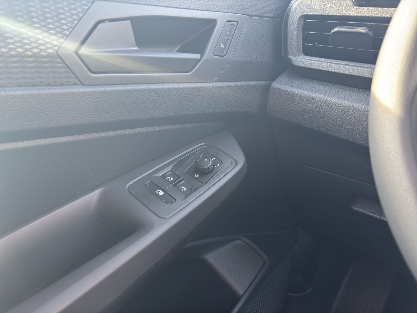 Fahrzeugabbildung Volkswagen Caddy Kasten TDI KLIMA PDC GRA VORB. AHK