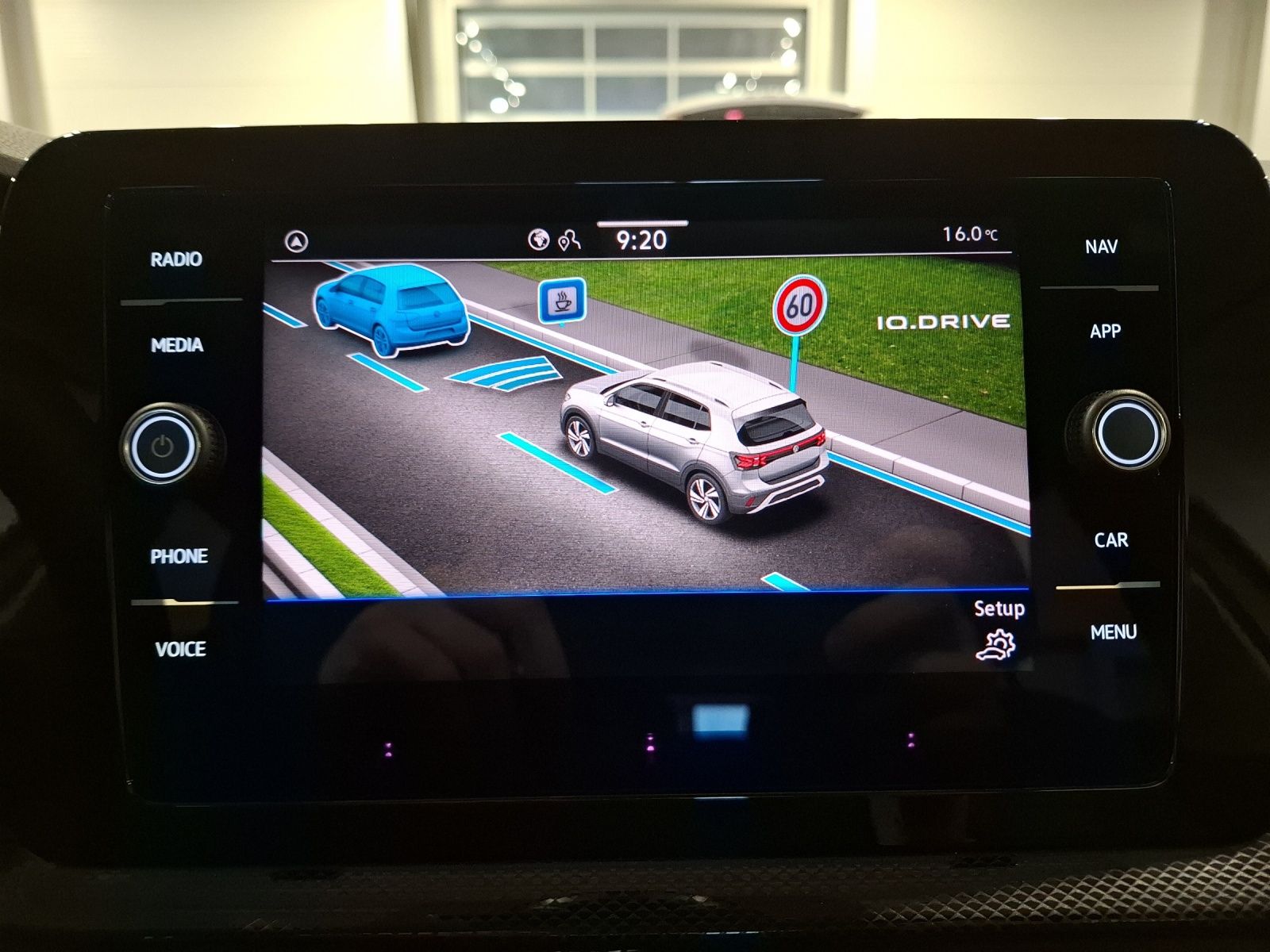 Fahrzeugabbildung Volkswagen T-Cross TSI Life LED AID ACC APP SH PDC LM