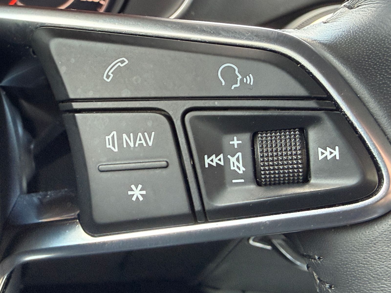 Fahrzeugabbildung Audi TT Coupe 2.0 TFSI Quattro /AUTOMATIK/NAVI/ALCANT