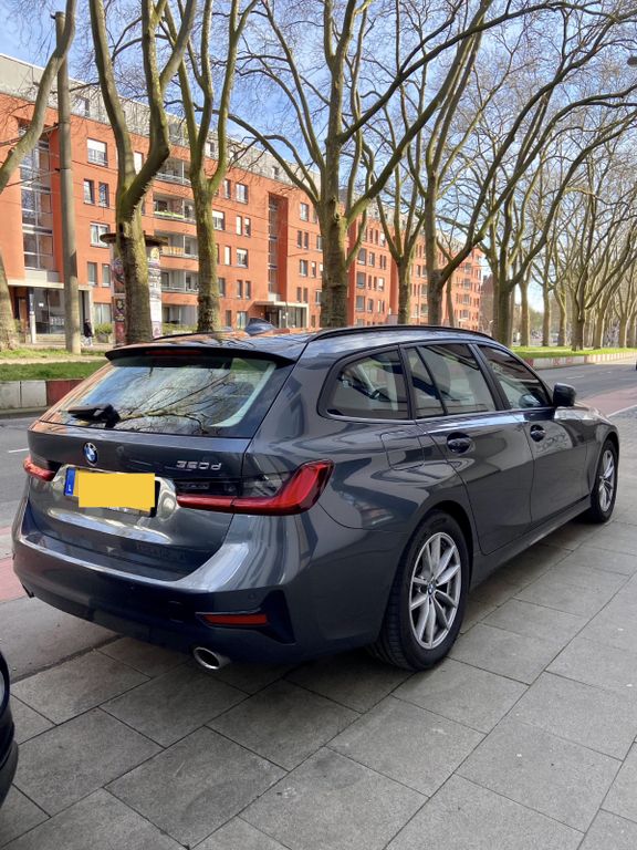 Image of BMW 320