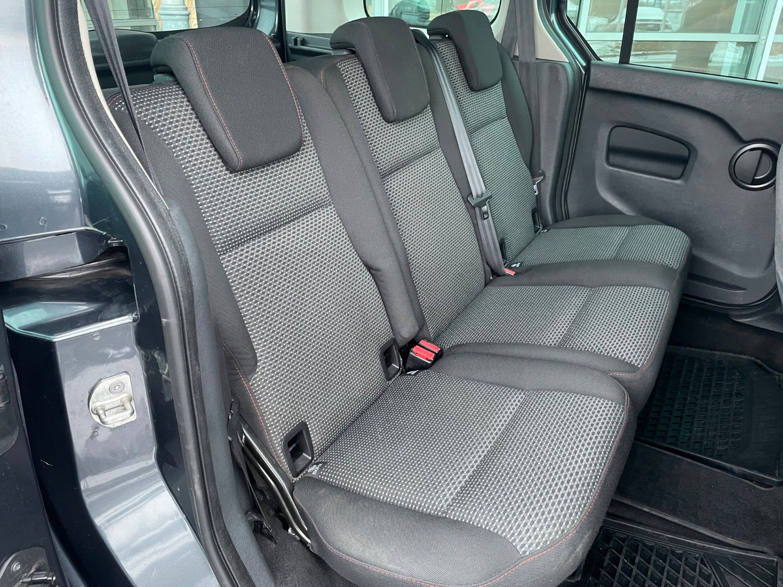 Fahrzeugabbildung Mercedes-Benz Citan 111 CDI Tourer AHK Navi Kamera SHZ