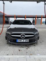 Mercedes-Benz A 250 - Mercedes-Benz 250: 5 Türen
