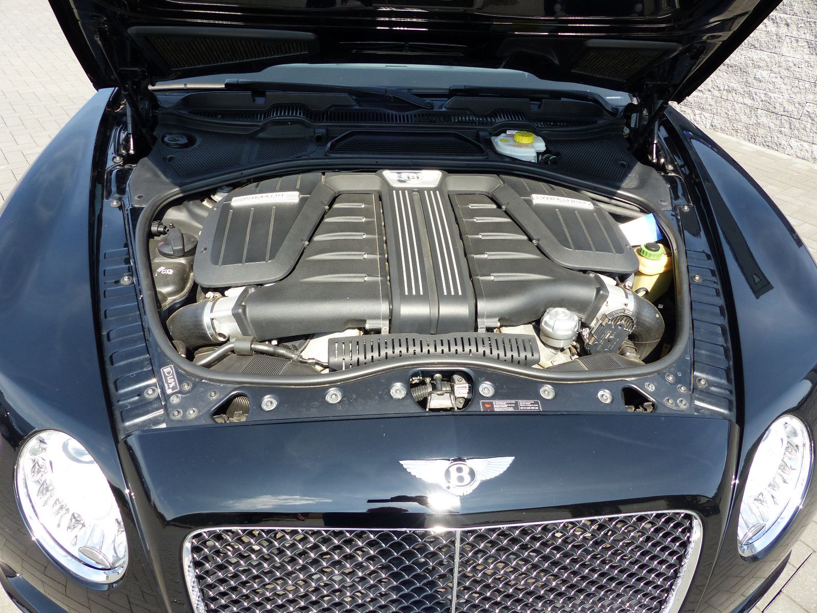 Fahrzeugabbildung Bentley Continental GTC W 12 SPEED MULLINER
