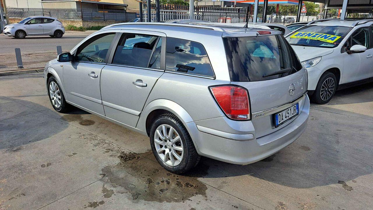 Opel Astra 2006 — photo 8
