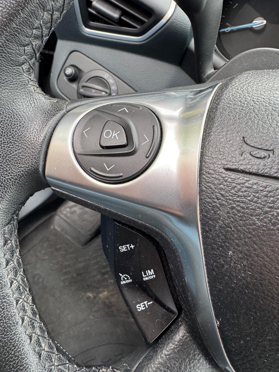 Ford Grand C-MAX 2011 — фото 15