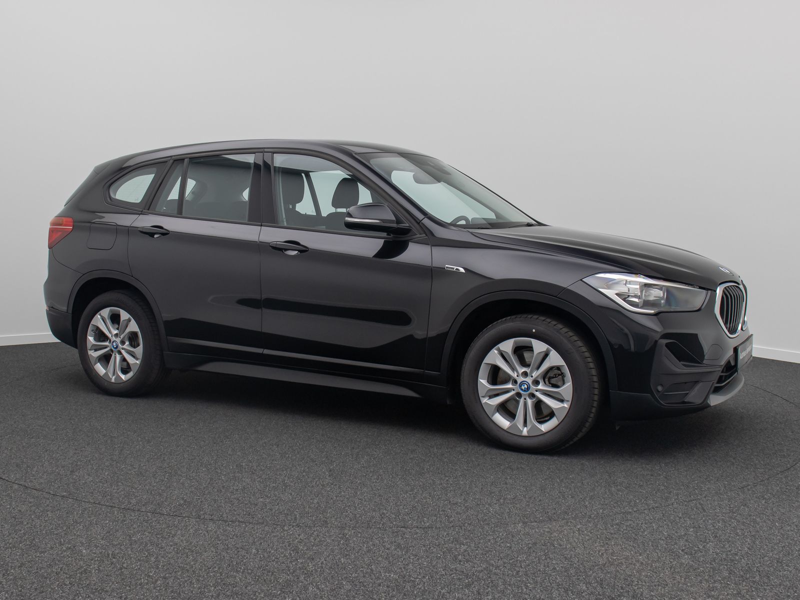 Fahrzeugabbildung BMW X1 xD25e DAB Navi ParkAssist Lordos Geschwindig