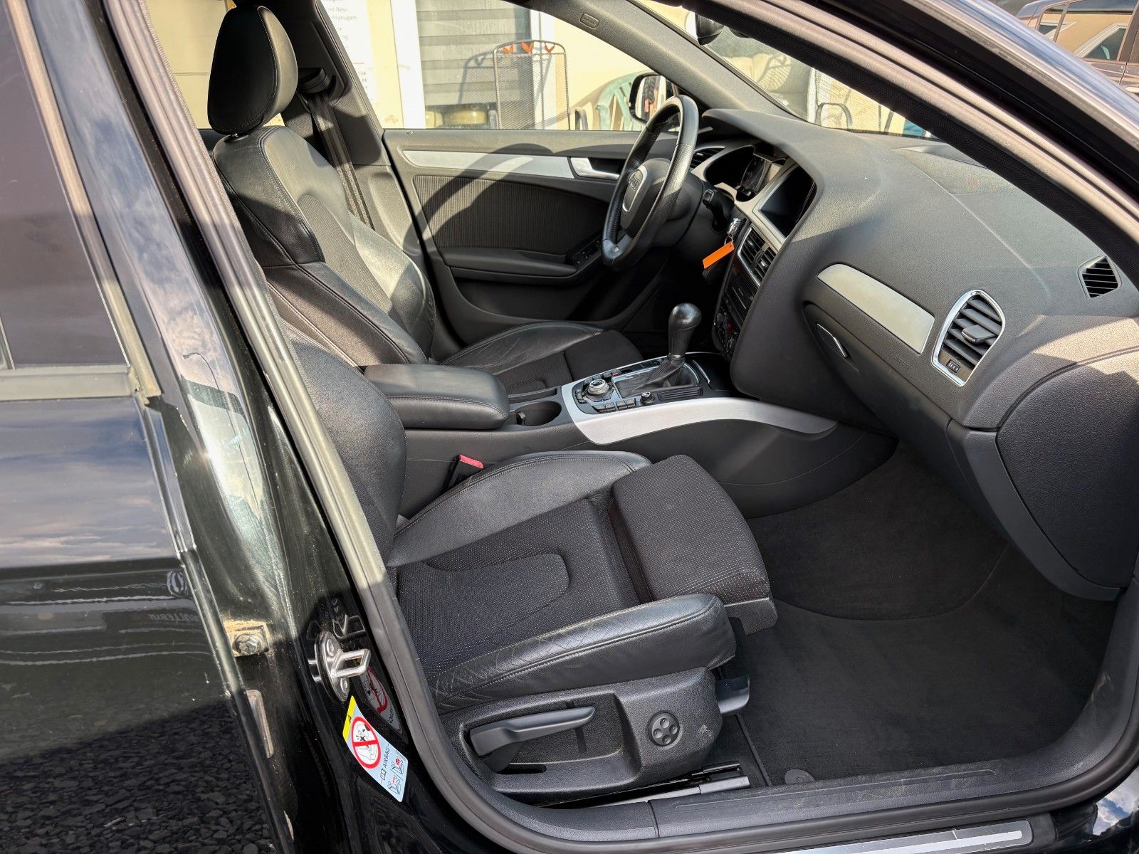 Fahrzeugabbildung Audi A4 Avant 2.0 TDI Aut. S LINE SPORTPAKET plus Nav