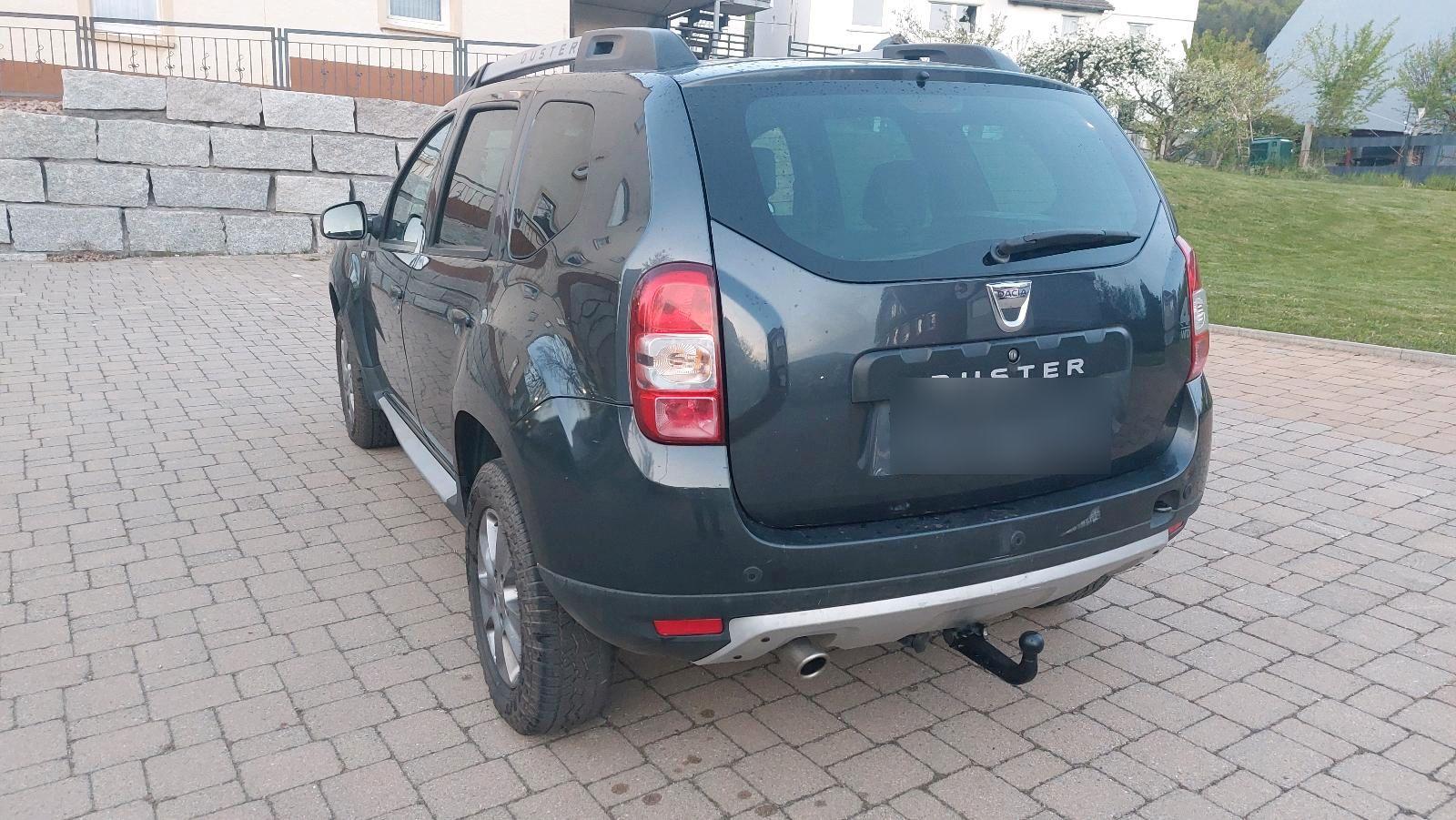 Dacia Duster 2014 — rear view