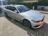 BMW 520d Touring  - G31 - HUD - LED - 8 fach bereif - BMW 520 in Duisburg