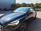 Volvo V40 D2 Momentum KLIMA SHZ LED NAVI-scheckheftg. - Volvo V40 Momentum mit Diesel-Antrieb