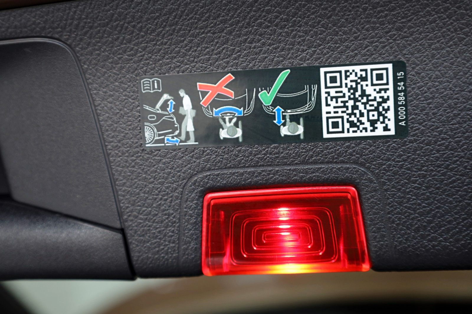Fahrzeugabbildung Mercedes-Benz EQA 250 ,T.Leder,Navi,LED,SH,360°Kamera,Panorama