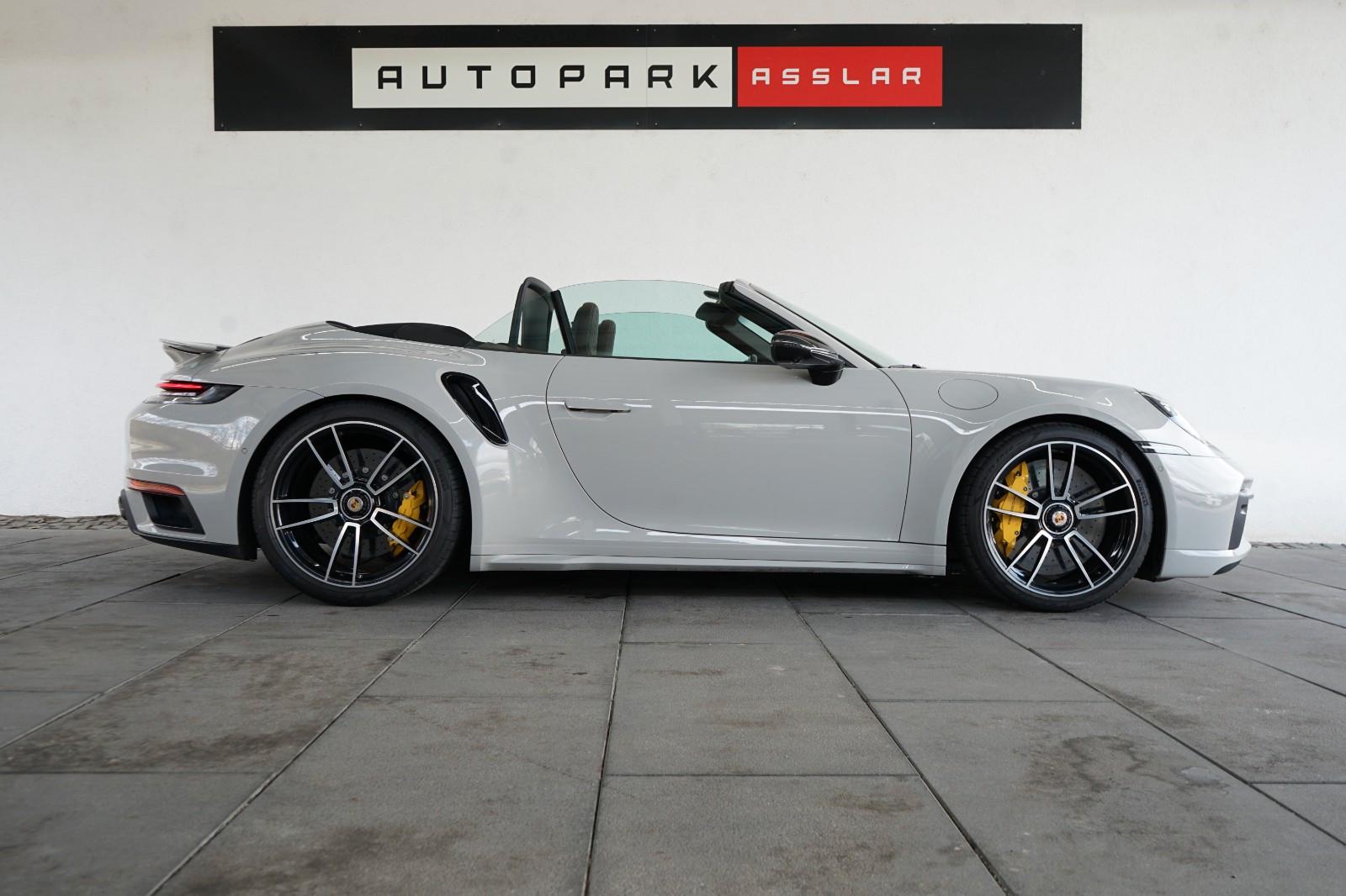 Porsche 992 911 Turbo S Cabriolet/Kreide/Clubleder/Lift